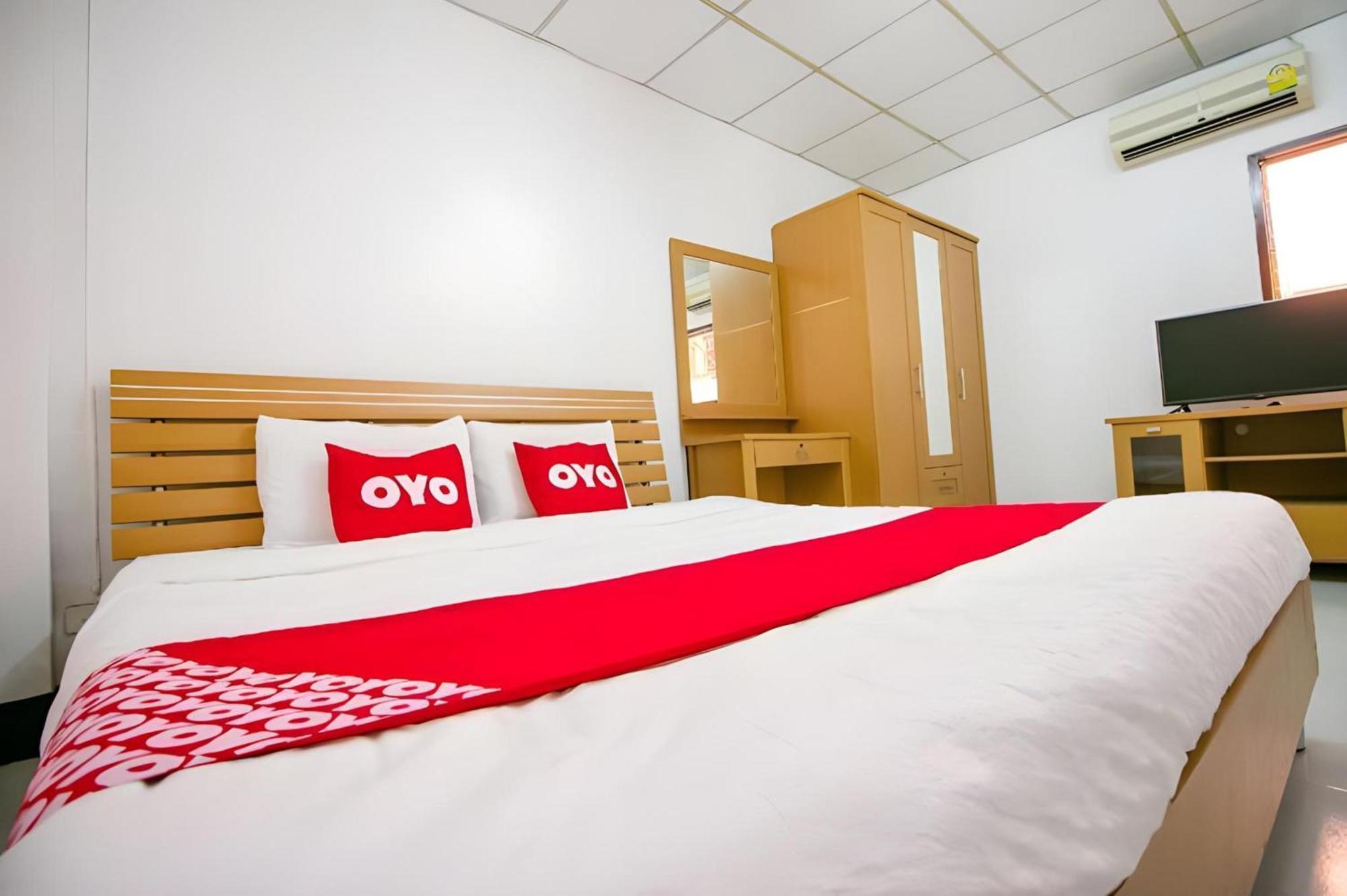 Oyo 525 Mrt佩卡塞姆48号广场酒店|员工已接种疫苗 曼谷 外观 照片
