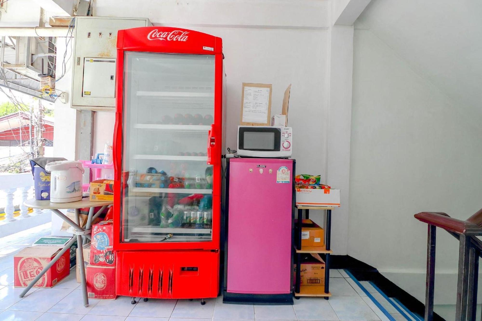 Oyo 525 Mrt佩卡塞姆48号广场酒店|员工已接种疫苗 曼谷 外观 照片